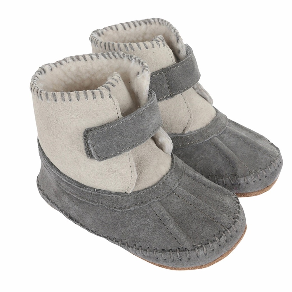 Robeez soft sole shoes